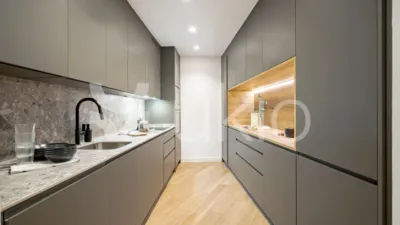 Piso en alquiler en Calle del General Álvarez de Castro - Imagen 3