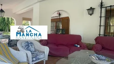 House on Gardenia Street photo 17