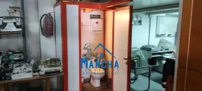 Local comercial en venta en Calle Santiago - Más