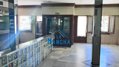 Local comercial en venta en Paseo de la Cuba - Vista 2