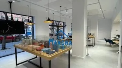 Local comercial en venta en Avenida de Ramón Menéndez Pidal - Vista 2