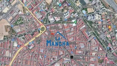 Local comercial en venta en Avenida de Ramón Menéndez Pidal - Más