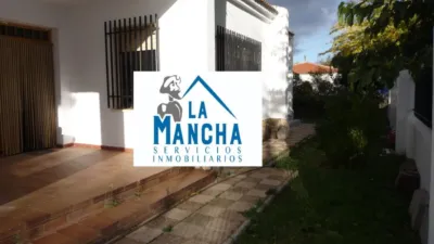 House on Glorieta de La Street photo 2