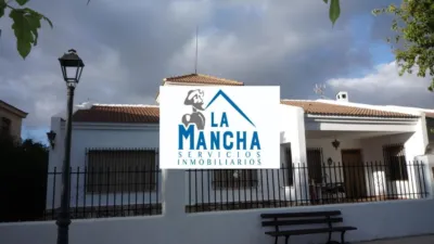 House on Glorieta de La Street photo 3