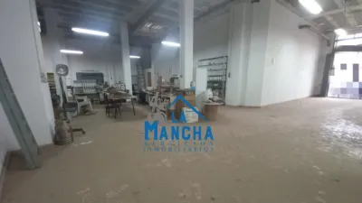 Almacén en venta en El Pilar - Más