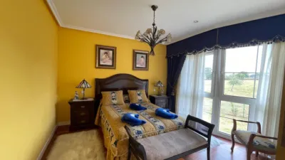 Chalet en alquiler en Calle de La Marruca, Nuevo Roces (Distrito Sur. Gijón) de 4.200 €<span>/mes</span>