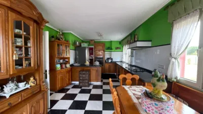 Chalet en alquiler en Calle de La Marruca, Nuevo Roces (Distrito Sur. Gijón) de 4.200 €<span>/mes</span>