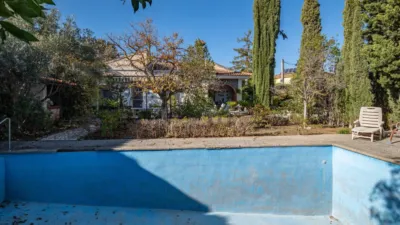 Chalet en venta en Avenida del Suspiro del Moro, 85, Villa de Otura de 325.000 €