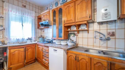 Chalet en venta en Avenida del Suspiro del Moro, 85, Villa de Otura de 325.000 €