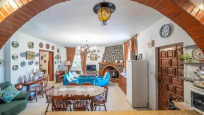 Chalet en venta en Avenida del Suspiro del Moro, 85, Villa de Otura de 325.000 €