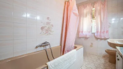 Chalet en venta en Avenida del Suspiro del Moro, 85, Villa de Otura de 325.000 €