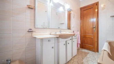 Chalet en venta en Avenida del Suspiro del Moro, 85, Villa de Otura de 325.000 €