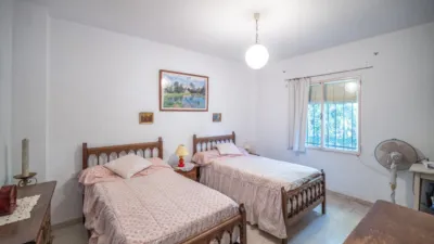 Chalet en venta en Avenida del Suspiro del Moro, 85, Villa de Otura de 325.000 €