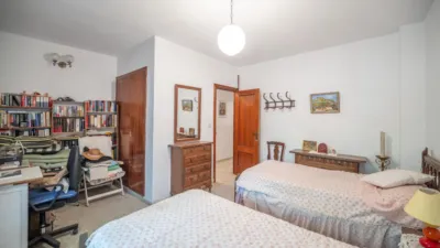 Chalet en venta en Avenida del Suspiro del Moro, 85, Villa de Otura de 325.000 €