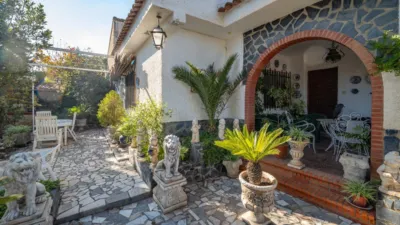 Chalet en venta en Avenida del Suspiro del Moro, 85, Villa de Otura de 325.000 €