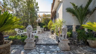 Chalet en venta en Avenida del Suspiro del Moro, 85, Villa de Otura de 325.000 €