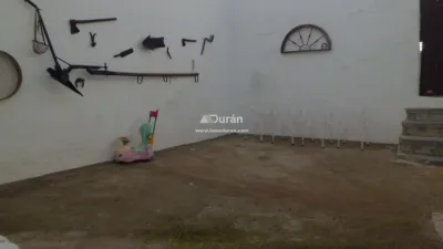 House in 3rd Line photo 26
