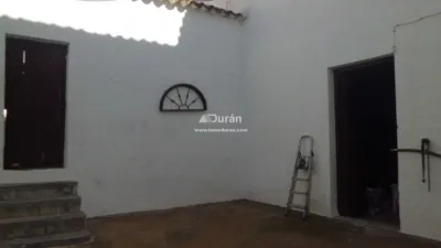House in 3rd Line photo 34