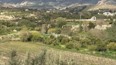 Rustic finca on Valle de Lecrin Street photo 2