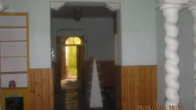 Rustic house in the center photo 9
