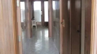 House in the Center photo 3