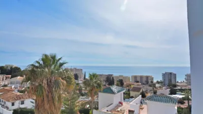 Top-floor apartment in Carihuela photo 2