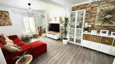 House in the Centre photo 2