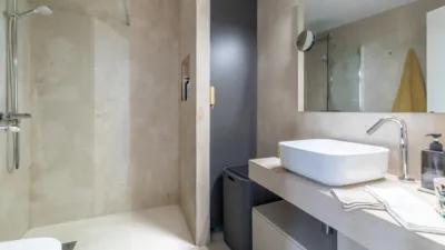 Apartment on Calle de Esparteros photo 46