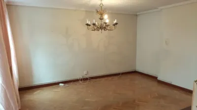 Apartment on Valentín Calderón Street photo 2
