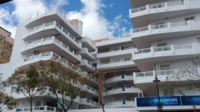 Piso en alquiler en Avenida de Jesús Cautivo, Los Boliches (Fuengirola) de 1.050 €<span>/mes</span>