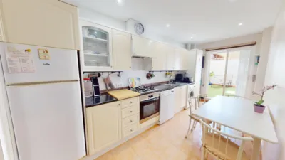 Piso en alquiler en Avenida de Jesús Cautivo, Los Boliches (Fuengirola) de 1.050 €<span>/mes</span>
