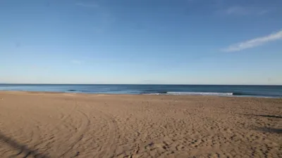 Piso en alquiler en Paseo Marítimo Rey de España, cerca de Avenida de Carvajal, Las Gaviotas-Carvajal (Fuengirola) de 2.300 €<span>/mes</span>