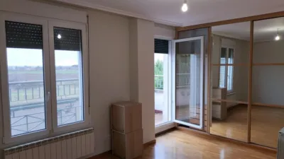 Semi-detached house in Grijota photo 3