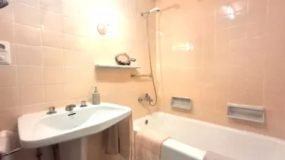 Apartment on Avenida de Casado del Alisal photo 27