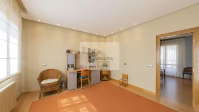 Chalet en venta en Calle de San Martín, cerca de Avenida Muru-Astráin, Paternáin (Cizur) de 850.000 €