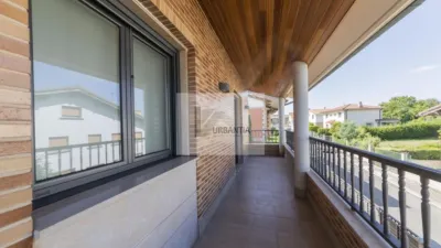 Chalet en venta en Calle de San Martín, cerca de Avenida Muru-Astráin, Paternáin (Cizur) de 850.000 €