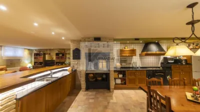 Chalet en venta en Calle de San Martín, cerca de Avenida Muru-Astráin, Paternáin (Cizur) de 850.000 €