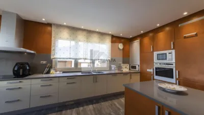 Chalet en venta en Calle de San Martín, cerca de Avenida Muru-Astráin, Paternáin (Cizur) de 850.000 €