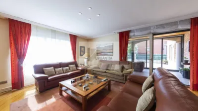 Chalet en venta en Calle de San Martín, cerca de Avenida Muru-Astráin, Paternáin (Cizur) de 850.000 €