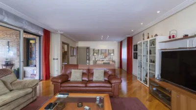 Chalet en venta en Calle de San Martín, cerca de Avenida Muru-Astráin, Paternáin (Cizur) de 850.000 €