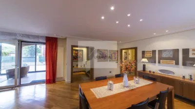 Chalet en venta en Calle de San Martín, cerca de Avenida Muru-Astráin, Paternáin (Cizur) de 850.000 €