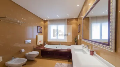 Chalet en venta en Calle de San Martín, cerca de Avenida Muru-Astráin, Paternáin (Cizur) de 850.000 €