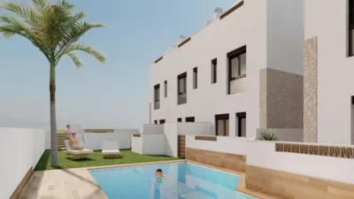 Chalet en venta en Calle Lira, Número 22, Núcleo (Pilar de la Horadada) de 384.900 €