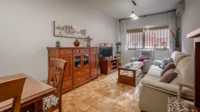 Flat on Forsitia Street photo 4