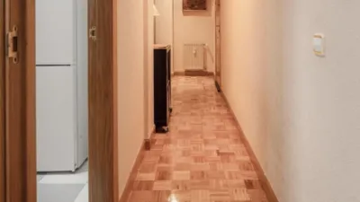Flat on Forsitia Street photo 5
