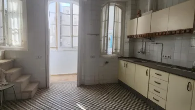 Casa en venta en Calle Real, cerca de Calle Dolores - Más