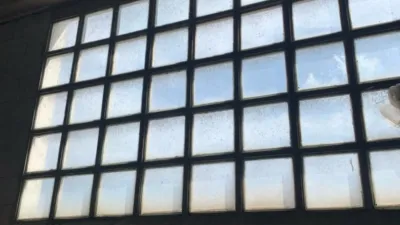 Nave industrial en venta en Avenida de Finisterre, 307, cerca de Calle Derechos Humanos - Más