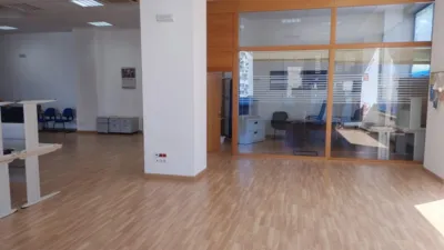 Local comercial en venta en Santa Margarita-Los Puentes - Más