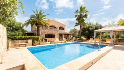 Chalet on Carrer de Felanitx photo 3