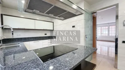 Casa adosada en venta en Carrer de Joaquim Folguera, Centre-Zona Estació-Passeig de Joan Maragall (Gavà) de 695.000 €